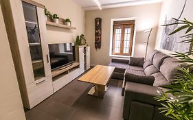 Pilar8 - Apartamento céntrico y moderno con piscina y parking